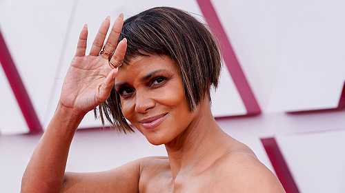 Halle Berry Debuts New Bob On Oscars Red Carpet