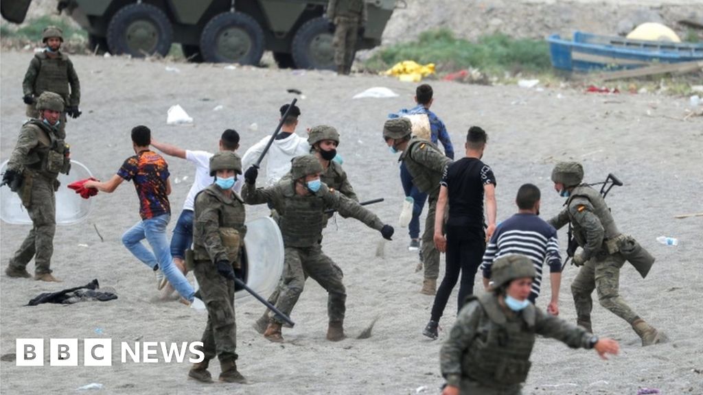 Ceuta: Spain sends troops as 8,000 migrants enter enclave