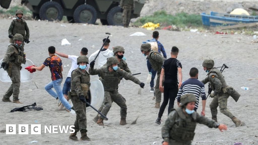 Spain migrants: 'I said goodbye to my family and left with nothing'