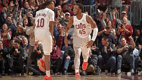 Cavs outduel Thunder in battle of NBA's top teams