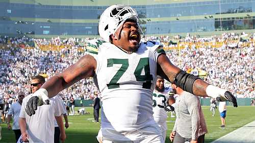 Sources: Jenkins skips Pack workouts over deal