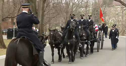 Horse-drawn caissons returning to Arlington Cemetery